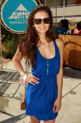 Nina Dobrev ニーナドブレフ