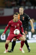 Португалия - Нидерланды на чемпионате по футболу Евро 2012, 17 июня 2012 (84xHQ) Ea5137201606354