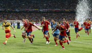 Испания - Италия - Финальный матс на чемпионате Евро 2012, 1 июля 2012 (322xHQ) C554c6201630452